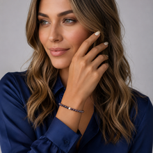 Lade das Bild in den Galerie-Viewer, Granat-Armband A+ Qualität mit 925 Silberverschluss – facettierte Naturperlen, elastisch, Handmade in Deutschland | SARB-BIJOU VIP COLLECTION
