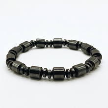 Lade das Bild in den Galerie-Viewer, Hämatit Armband Herren Ø60mm – Naturstein Schmuck – Geschenk im Etui
