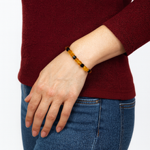 Lade das Bild in den Galerie-Viewer, Echtes Bernstein Armband – Hochwertiger Naturstein-Schmuck mit einzigartiger Energie
