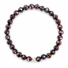Lade das Bild in den Galerie-Viewer, Granat-Armband A+ Qualität mit 925 Silberverschluss – facettierte Naturperlen, elastisch, Handmade in Deutschland | SARB-BIJOU VIP COLLECTION
