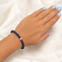 Lade das Bild in den Galerie-Viewer, Saphir Armband A+ Qualität – Facettierte Edelsteinperlen mit 925 Silberverschluss | SARB-BIJOU VIP COLLECTION
